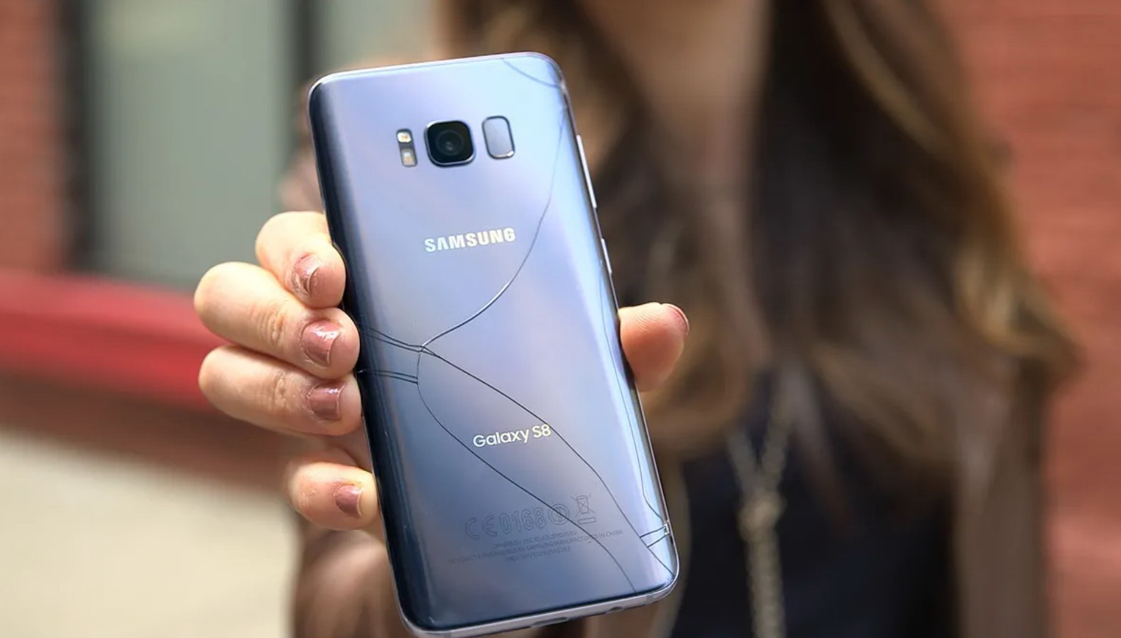 Kaip apsaugoti Samsung telefoną nuo pažeidimų?